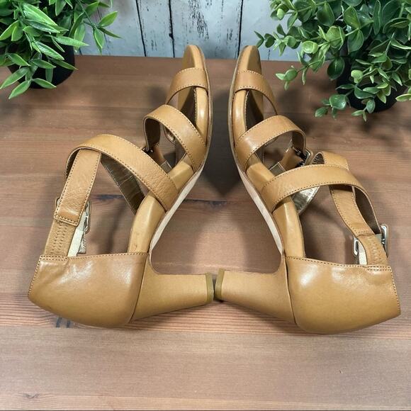 Dana Davis Tan Strappy Block Heel Sandals Made in Italy Size 7 - Picture 7 of 10